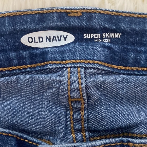 Old Navy Skinny Jeans - size 8 SHORT - Picture 3 of 5